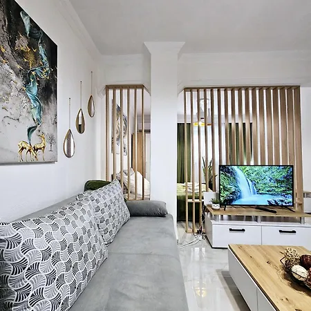 Acvi Lux - Center By Seafront Daire