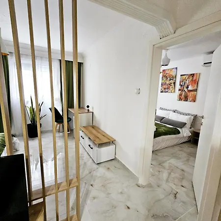 Acvi Lux - Center By Seafront Apartament *