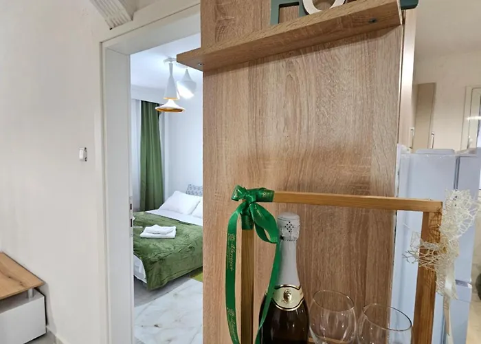 Acvi Lux - Center By Seafront Apartment